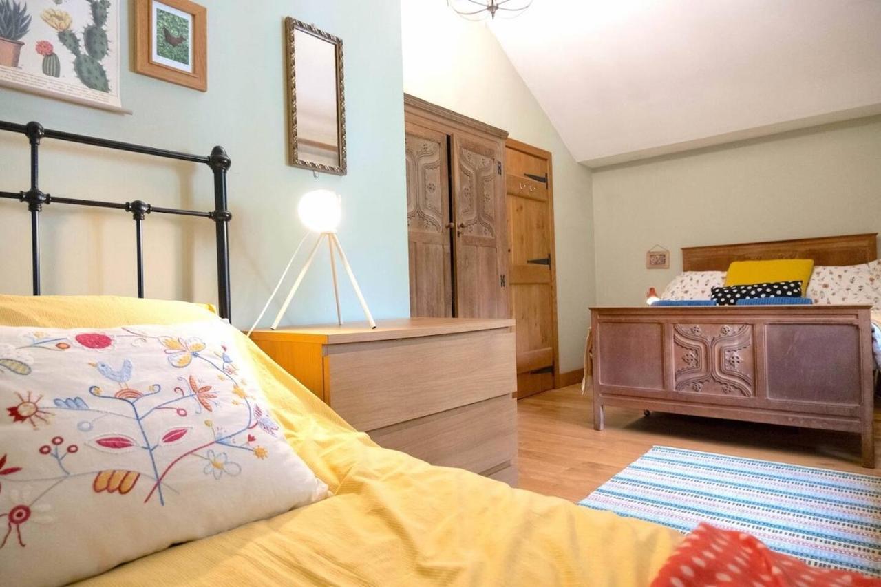 Lovely Property In The Heart Of Somerset, Sleeps 9 เชพตันมัลเล็ต ภายนอก รูปภาพ