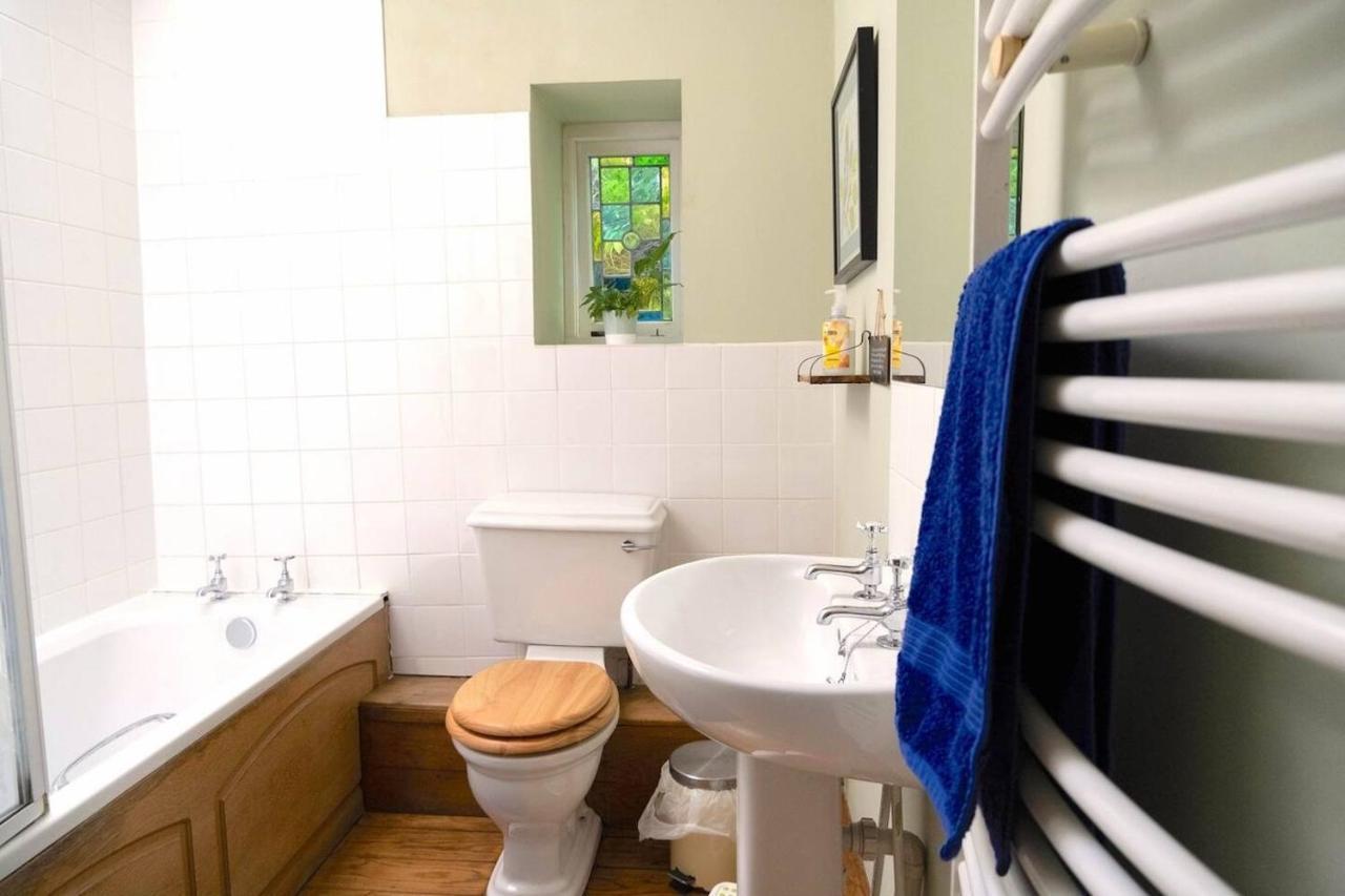 Lovely Property In The Heart Of Somerset, Sleeps 9 เชพตันมัลเล็ต ภายนอก รูปภาพ