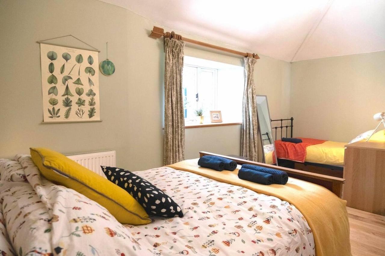 Lovely Property In The Heart Of Somerset, Sleeps 9 เชพตันมัลเล็ต ภายนอก รูปภาพ