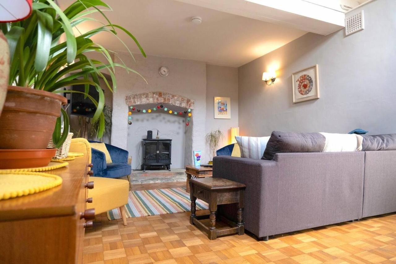 Lovely Property In The Heart Of Somerset, Sleeps 9 เชพตันมัลเล็ต ภายนอก รูปภาพ